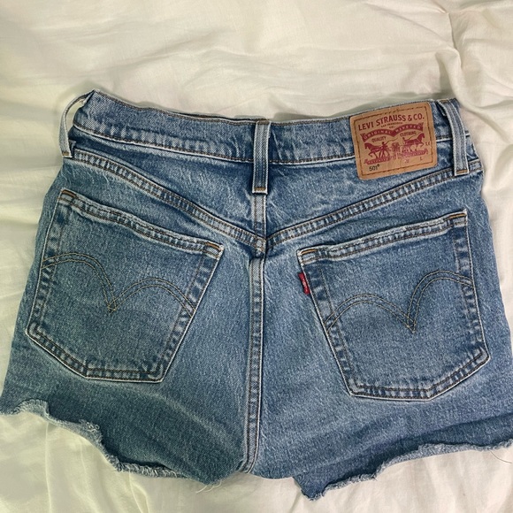 Levi’s 501 Shorts - Picture 4 of 6